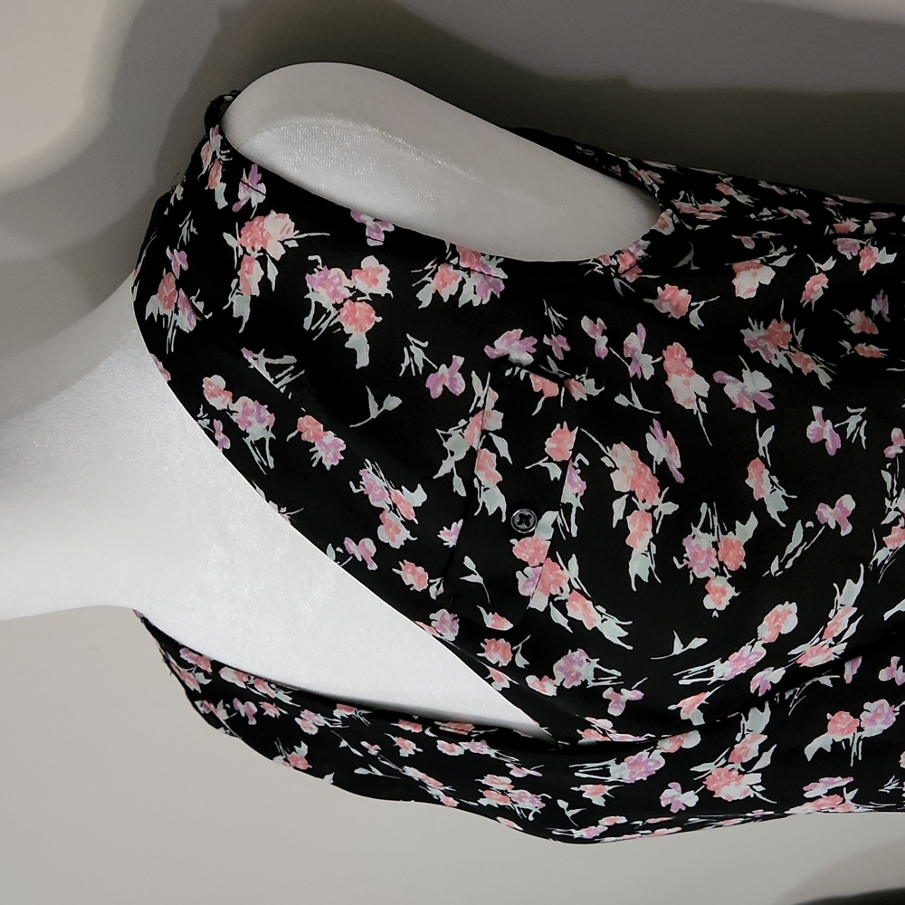 Candie's Floral & Lace Blouse - Picture 2 of 9